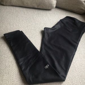 New with tags! Alo Airbrush legging, Glossy Black